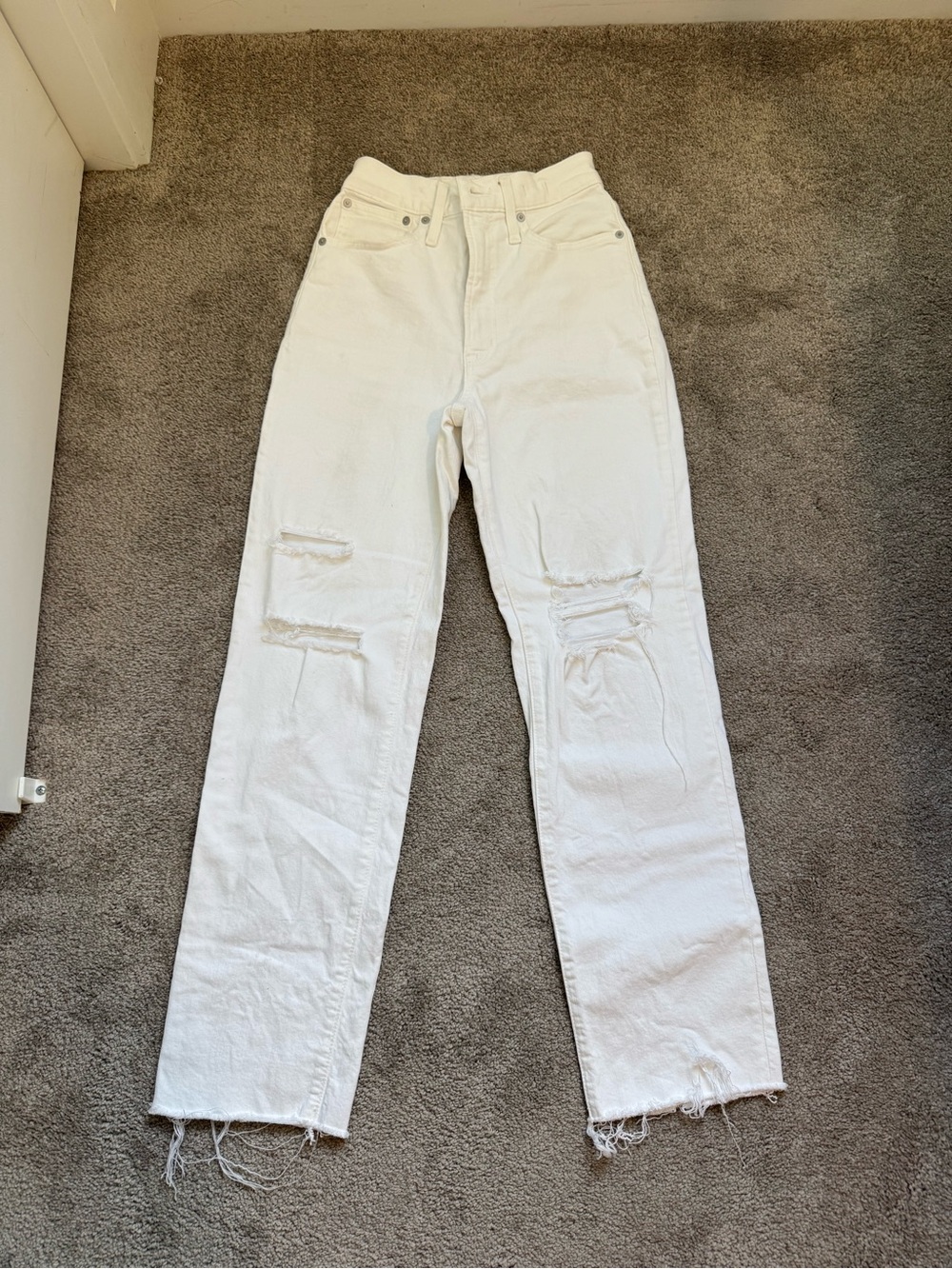 Women's High-Rise White Distressed Straight Jeans